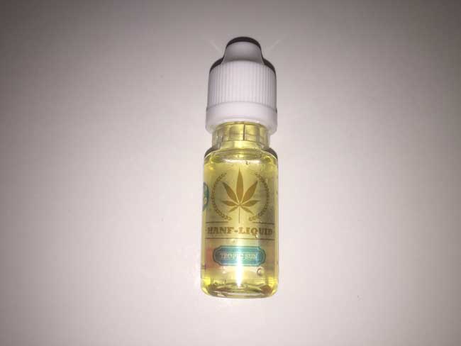 hand-cbd-liquid-test