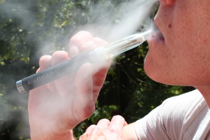 e-zigarette-cs14-von-clicksmoker-goes-einzelhandel-online-und-offline